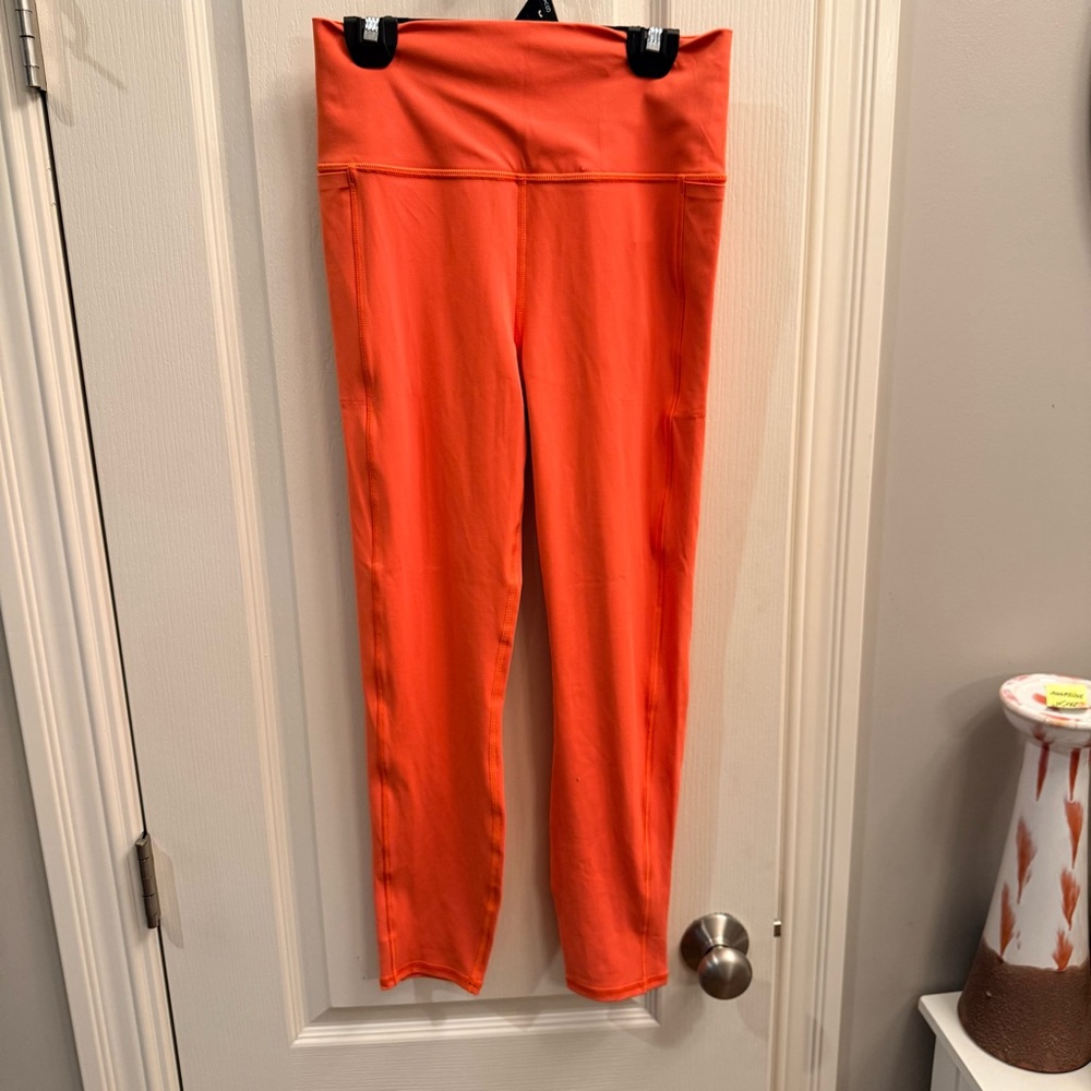 Vuori Vibrant Coral Leggings - Picture 2 of 4